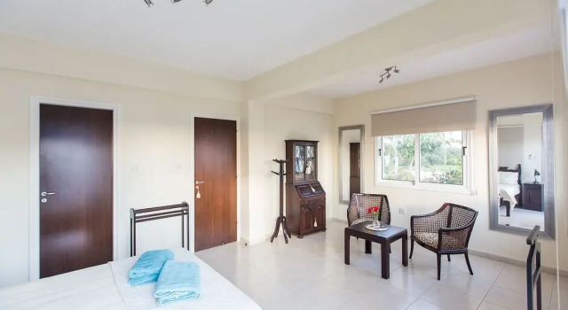 Charming Nissi Suite Whit Sea View, Забронировать Отель Отели Айия-Напа с бассейном, рядом с Пляж Луккос Ту Манди, Бассейн