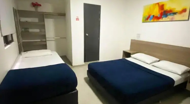 Трёхместный номер Standard Hotel America 52