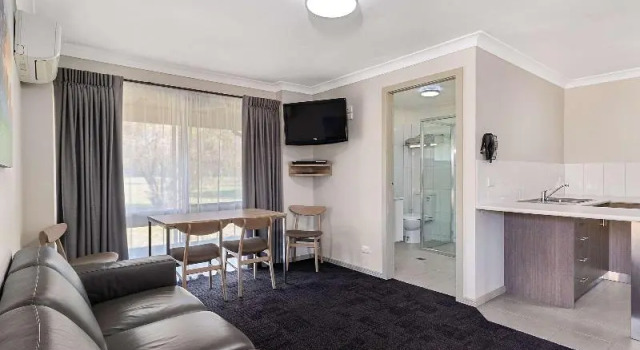 Люкс Standard Quality Inn Carriage House Wagga Wagga