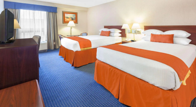 Четырёхместный номер Standard Wyndham Garden Monterrey Norte