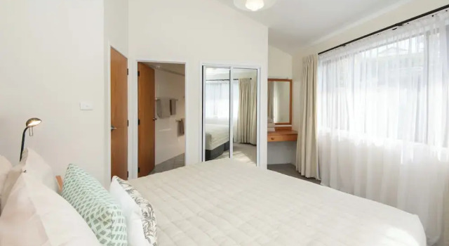 Коттедж с 2 комнатами с видом на горы Whispering Pines Cottages