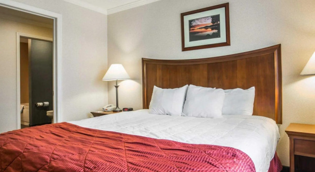 Люкс с 2 комнатами Spark By Hilton Lake George Outlets