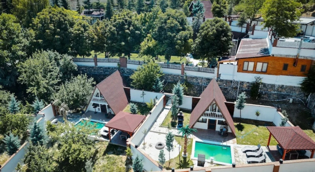 Четырёхместный номер Standard с видом на бассейн Çeli̇k Resort
