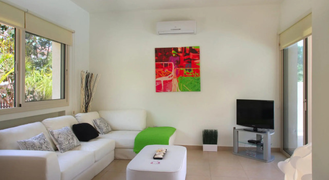 Villa Michelle 8 in Protaras, Rezervovat Vila Hotely v Protaras s bazénem, poblíž Pernera P Beach, Bazén