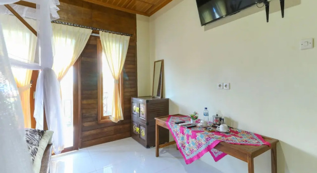 Двухместный номер Standard с балконом Sri Gunadi Bungalow