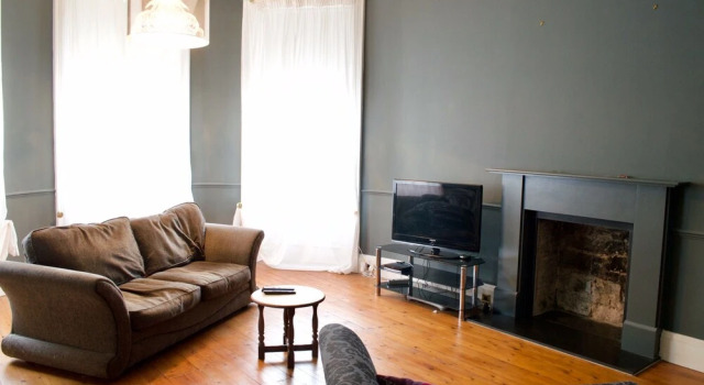 2 Bedroom Apartment With Free Parking, Забронировать Апартаменты/квартира Апартаменты Эдинбурга, рядом с Vietnam House Art Gallery, Апартаменты/квартира