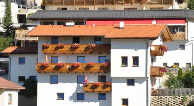 Haus Notburga, Забронировать Отель Зерфаус Серфаус-Фисс-Ладис, рядом с Гондольный подъемник Компердельбан