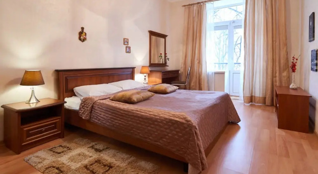 Апартаменты Home-Hotel, ул. Шелковичная, 13-2