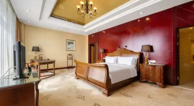 Люкс Grand Hoya Hotel