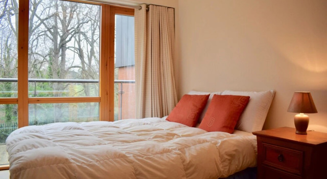 2 Bedroom Apartment With Balconies, Book Lejlighed Dublin Dublin County