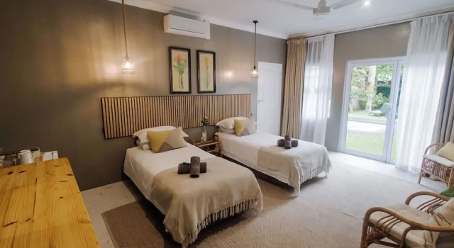 Двухместный номер Standard с видом на бассейн iGwalagwala Guest House