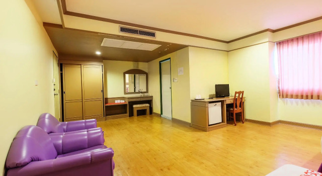 Trang Hotel, Забронировать Отель Отели Южного Таиланда с парковкой, Парковка