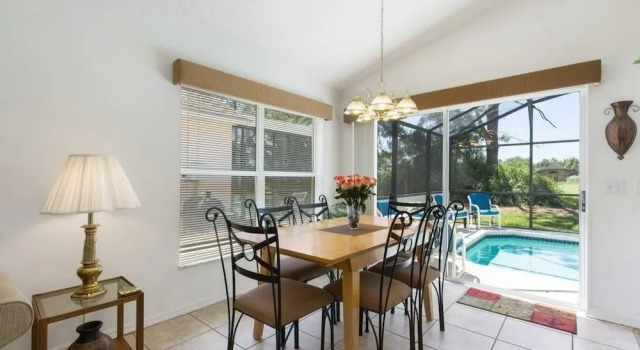 South Facing Pool For All Day Sun! 3 Bedroom Home by RedAwning, Забронировать Дом для отпуска Отели Lakeland - Winter Haven с парковкой, Парковка