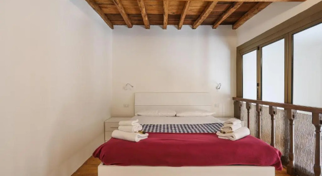 Santa Maria Novella Bright and Modern Apartment