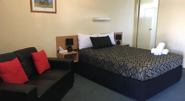 Wondai Colonial Motel & Ivorys Restaurant, Buchen Sie Motel Wondai Queensland