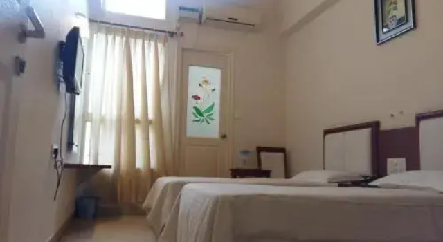 Shine Comforts, Book Hotel Hosapete Bangalore