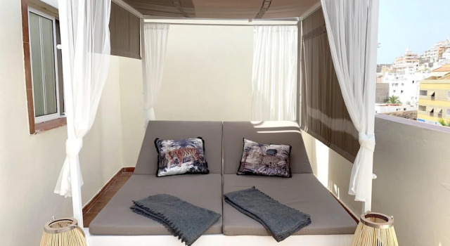 Apartment With 2 Bedrooms in Los Cristianos, With Wonderful Mountain V, Book Apartment Hotels in Tenerife with Parking, Parking