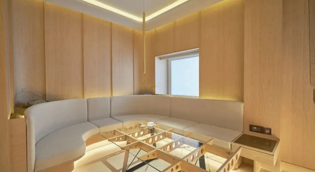 Suite Premier UH Continental CenterPoint