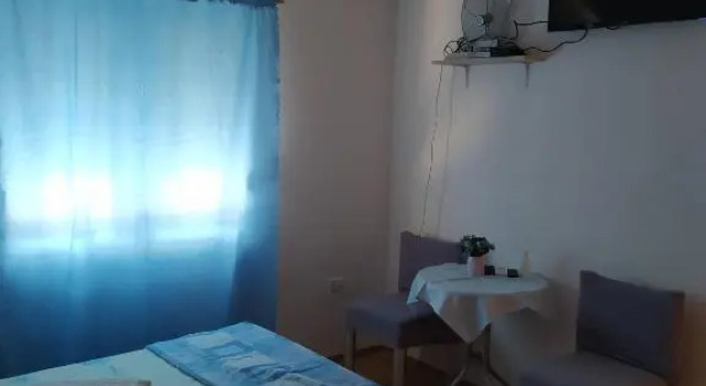 Трёхместный номер Standard Мансарда с балконом Apartments Stevović