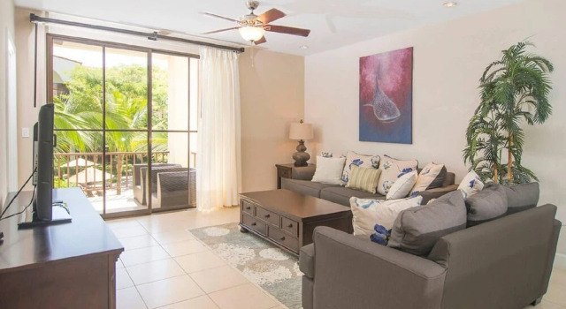 Beautiful 2 Bedroom Pacifico Condo by the Pool