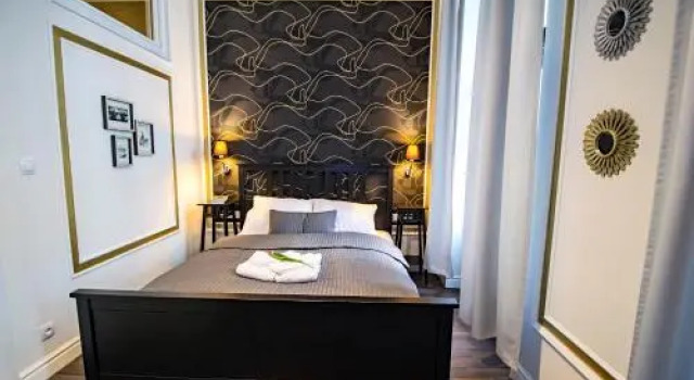 Art Deco 2Bdr Loft By Ruterra, Rezerwuj Hotel Hotele w Praga z parkingiem, w pobliżu Langhans Gallery, Parking