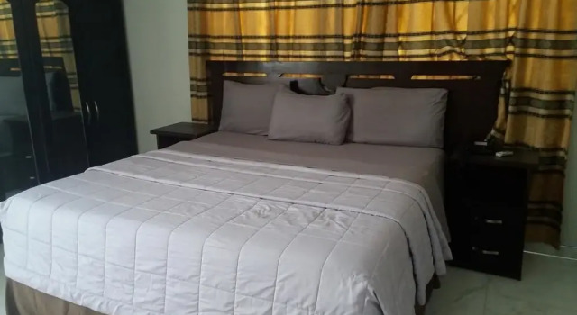 White Stone Lodge, Prenota Hotel Adenta Tema