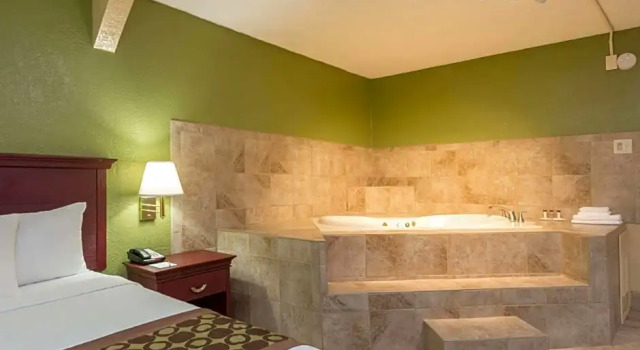 Люкс Ramada by Wyndham Bowling Green