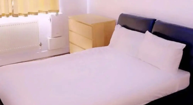 4 Guests - Petok - Parking - 35min Central London, Varaa Huoneisto Asunnot kohteessa Merseyside, Huoneisto