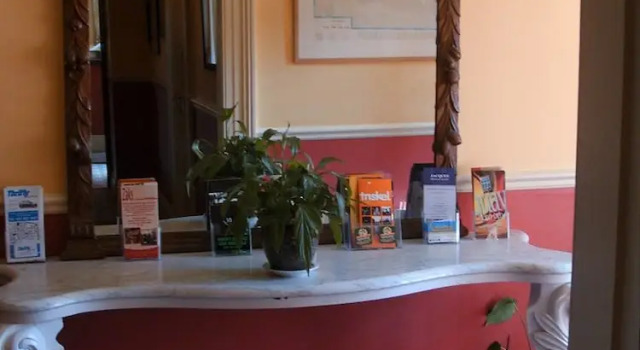 Killarney Guest House, Забронировать Гостевой дом Отели Корк с парковкой, рядом с CIT Crawford College of Art and Design, Парковка