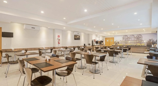 Slim Hotel Curitiba Av das Torres, Забронировать Отель Куритиба Парана