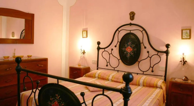 Wonderful Private Villa With Private Pool, TV, Pets Allowed and Parking, Close to Montepulciano
