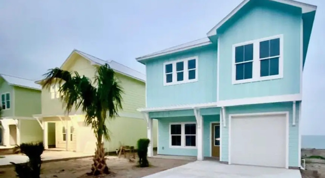 Коттедж с 3 комнатами Seven Palms 3 Bedroom Home by RedAwning
