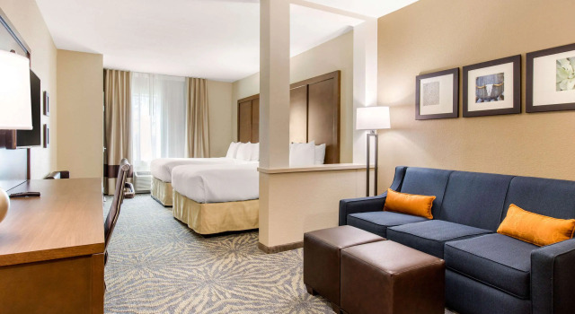 Четырёхместный люкс Comfort Suites - South Austin