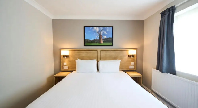 Четырёхместный семейный номер Standard Red Lion, Wigan by Marstons Inns