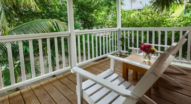 Бунгало Weezies Ocean Front Hotel and Garden Cottages