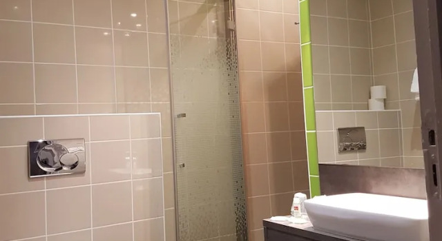 Komfortowy dwuosobowy pokój Hôtel Concorde
