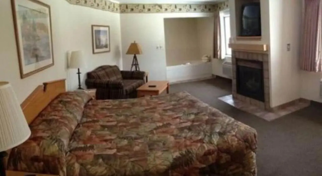 Oveson Pelican Lake Resort and Inn, Забронировать Курортный отель Орр 