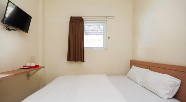 OYO 90180 Ava Guesthouse, Rezerwuj Hotel Bandar Lampung Sumatra