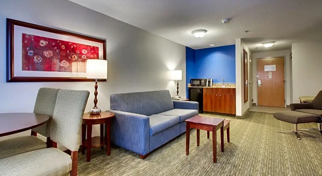 Люкс Standard Holiday Inn Express & Suites - Lincoln East - White Mountains by IHG