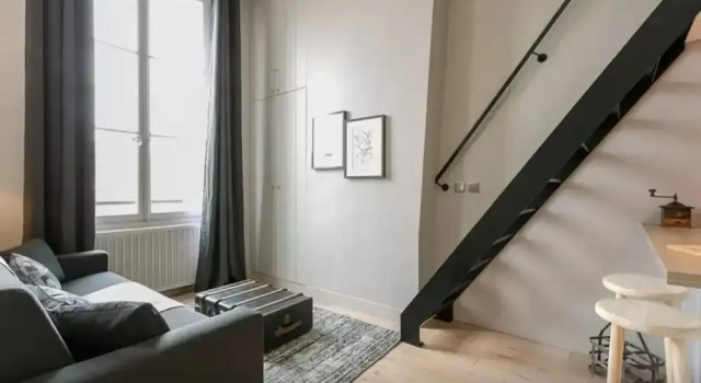 Loft Saint Germain - Bon March, Забронировать Апартаменты/квартира Париж Иль-де-Франс, рядом с Станция метро Solférino