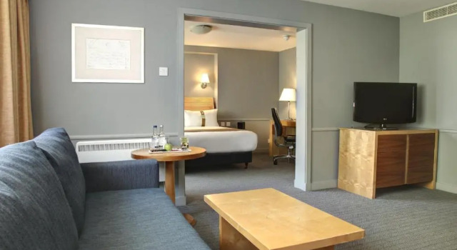 Люкс c 1 комнатой Holiday Inn Bristol Filton by IHG