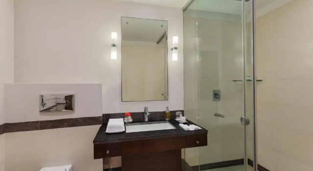 Номер Superior Deventure Sarovar Portico Kapashera, New Delhi