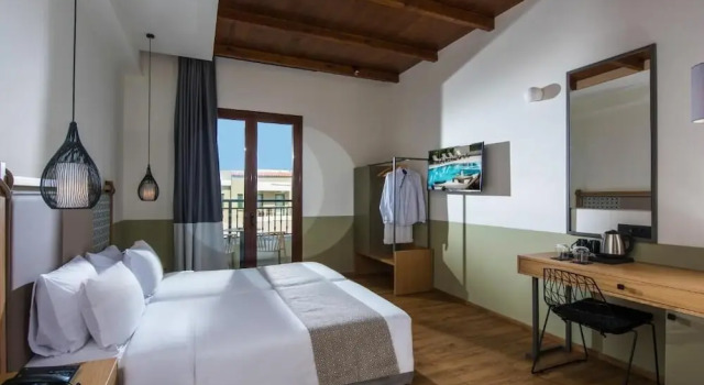 Двухместный номер Superior Petousis Hotel & Suites