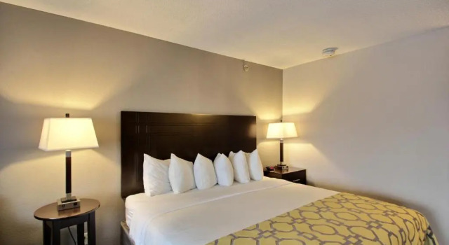 Номер Standard Baymont by Wyndham Madison