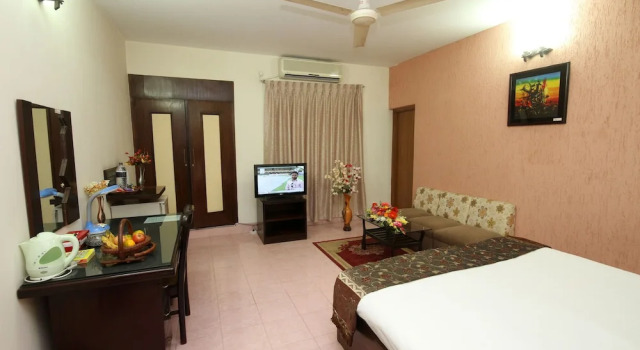Двухместный номер Deluxe с балконом Hotel Rose Garden