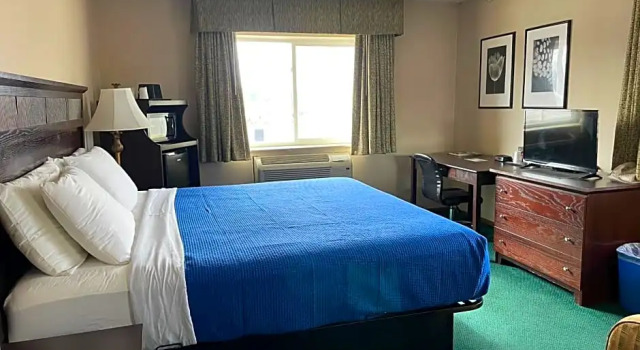 Двухместный люкс Heritage Inn Hotel