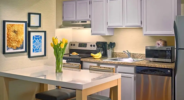 Четырёхместный люкс с 2 комнатами Residence Inn by Marriott Portland North Vancouver