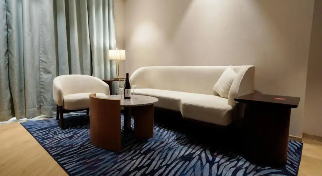 Люкс Ramada Encore by Wyndham Chandigarh Zirakpur
