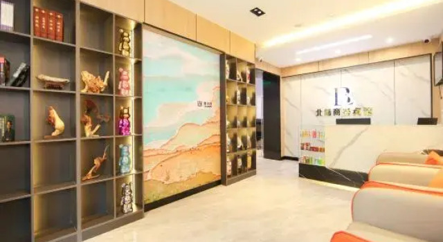 Hoklu Business Hotel (Yanji Yanbian University North Korea Folk Garden Dinosaur Kingdom Branch)