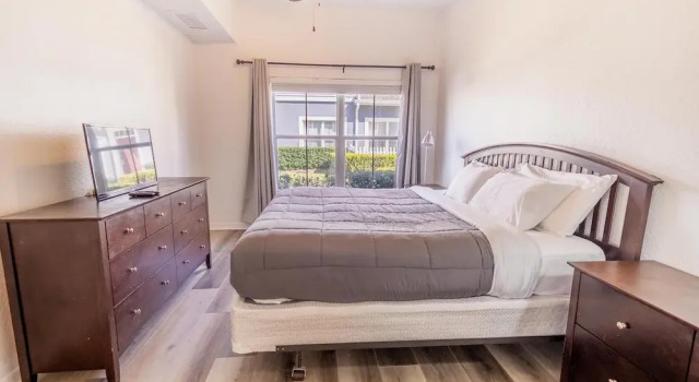 4562 YR - Amazing 4 Bed Private Getaway, Забронировать Апартаменты/квартира Апартаменты Киссимми, рядом с Kissimmee Go-Karts, Апартаменты/квартира